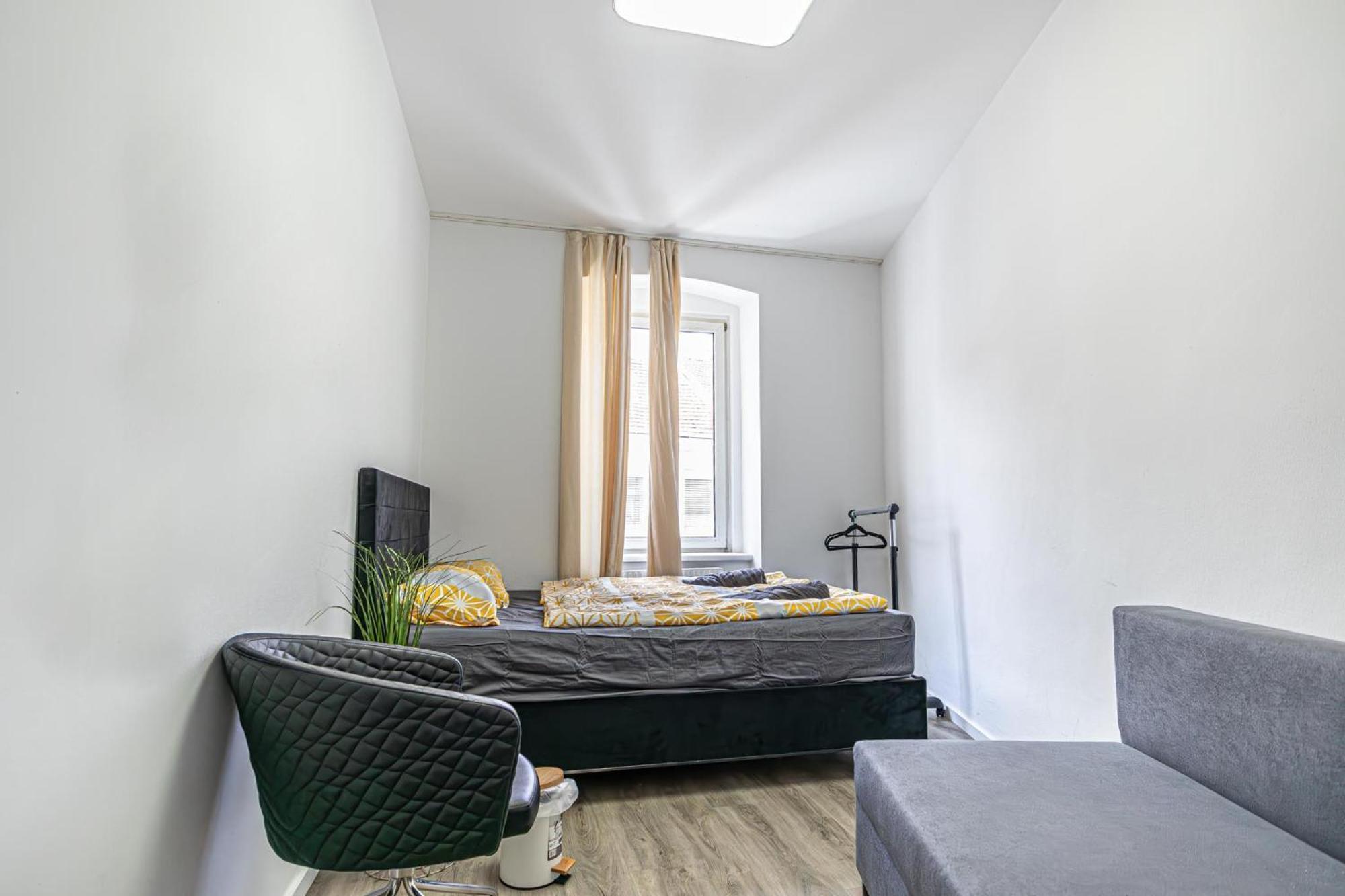 Near Schoenbrunn - Economy Rooms In Shared Apartment At Meidling Train Station Vienna Exterior photo