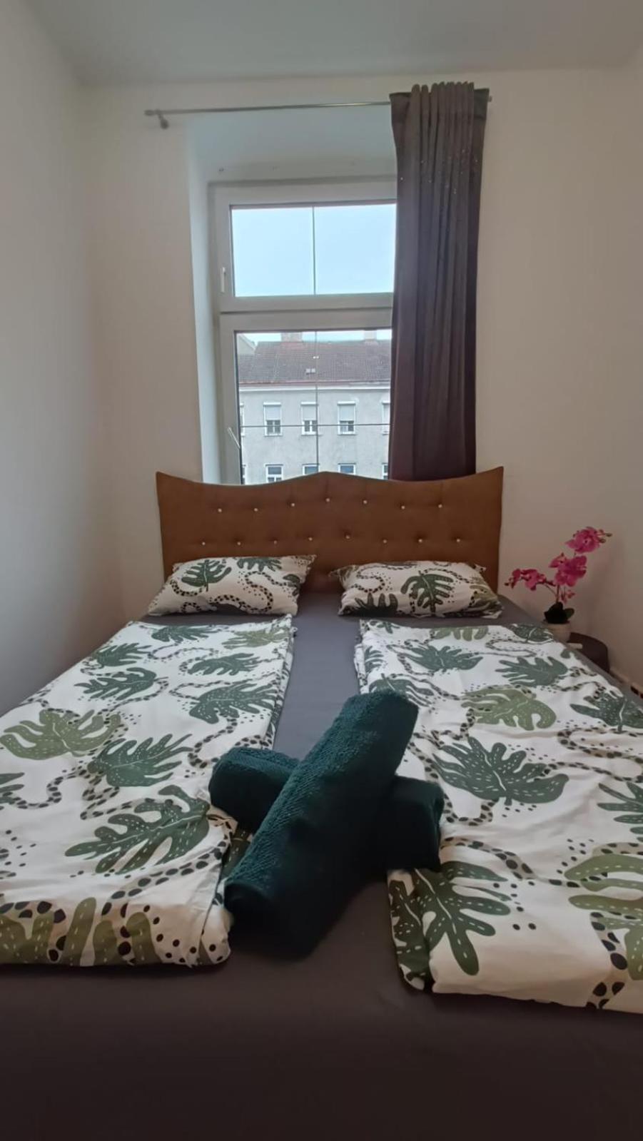 Near Schoenbrunn - Economy Rooms In Shared Apartment At Meidling Train Station Vienna Exterior photo